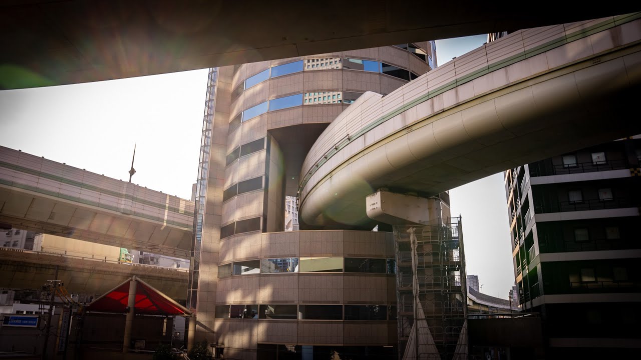 A Highway Through a Building! Walk From Umeda Station to Gate Tower Building in Osaka Japan