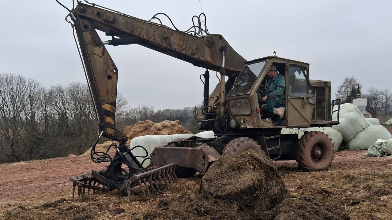 NA PRAXI V KRAVÍNĚ][krmení jalovic Fortschritt t174,Zetor 7245