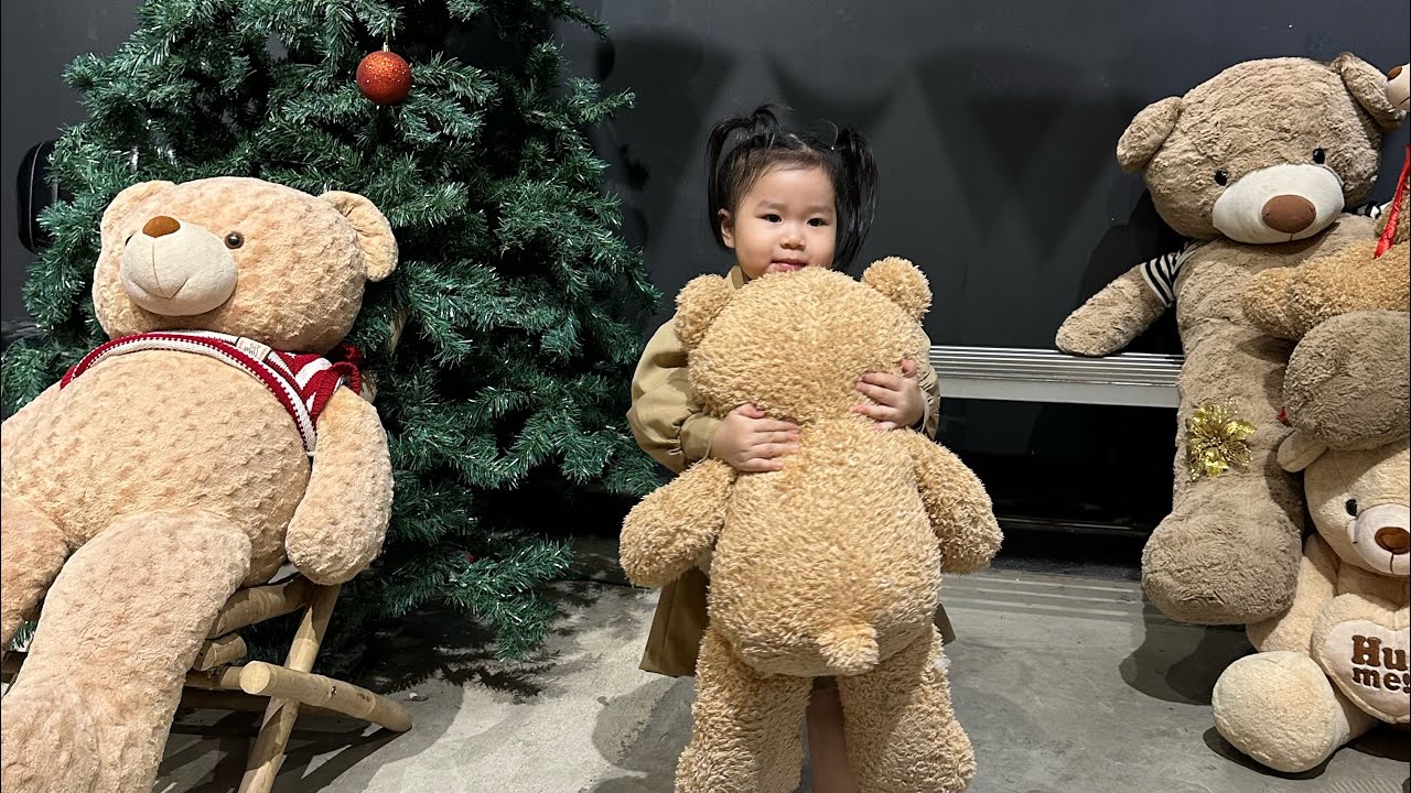 [DAILY VLOG 1] CUỘC SỐNG THƯỜNG NGÀY EM BÉ GẤU | BÀ ĐỂ BÉ TẬP ÉP NƯỚC | BEAR FAMILY