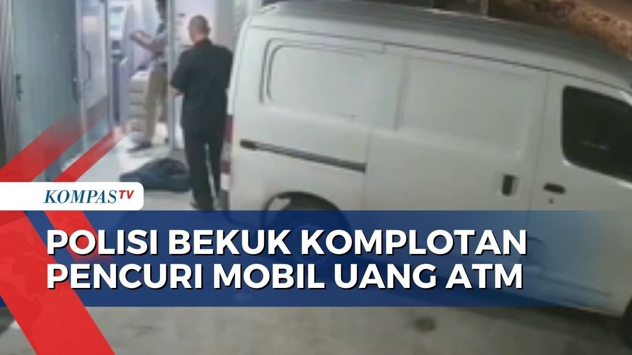 Terekam CCTV! Aksi Seorang Pria Bawa Kabur Mobil Uang ATM di Subang