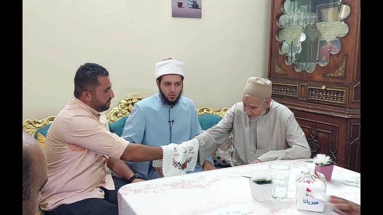 تيشيرت النادي الأهلي في كتب الكتاب