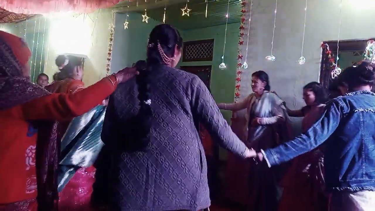 #देख लीजिये कैसी होती है पहाड़ी चाचरी# #dance#पहाड़ी#उत्तराखंड#dance#dancemusic#song 13 January 2026