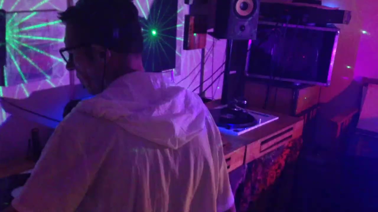 Pascal Headstrong @ DO NOT BEND