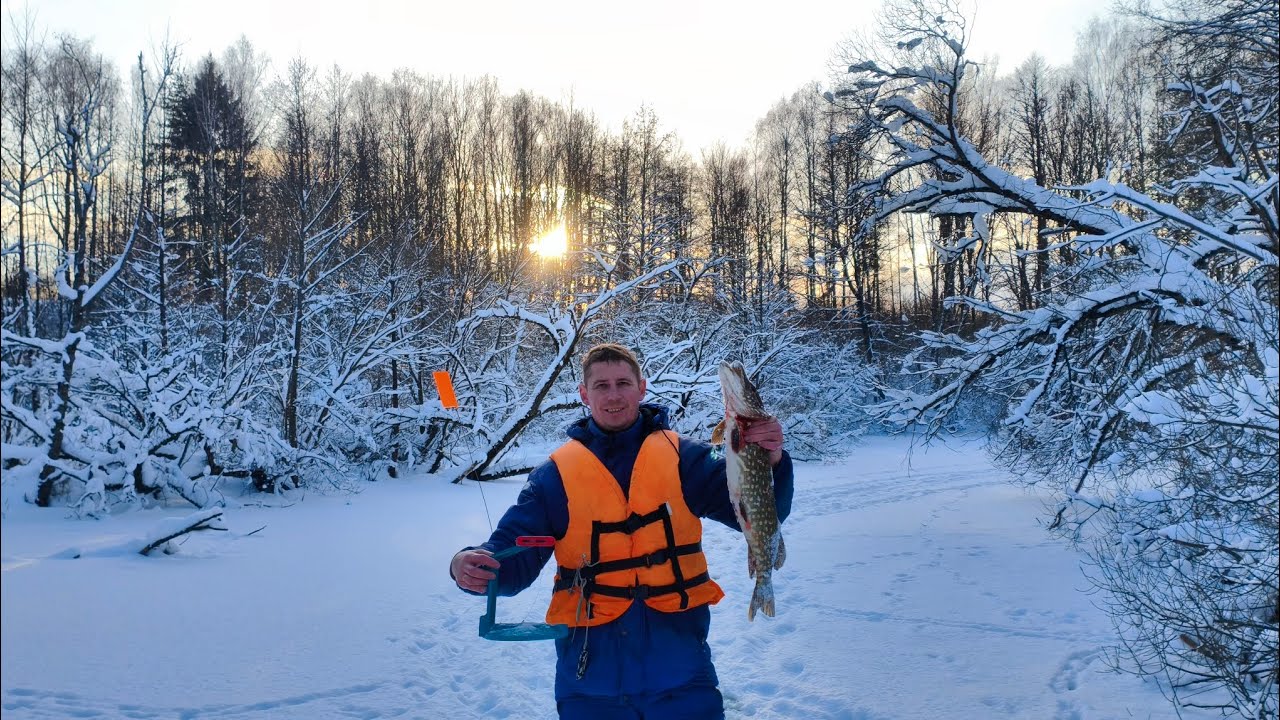 Рыбалка на новогодних каникулах. Рыбалка на жерлицы. Дикие места и первозданная природа.