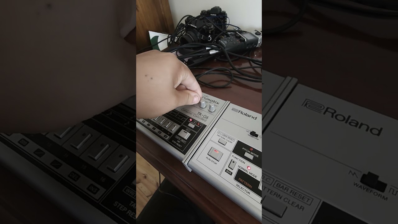 Deep Acid House Jam // Roland Boutique TB-03, TR-06, Akai MPC One