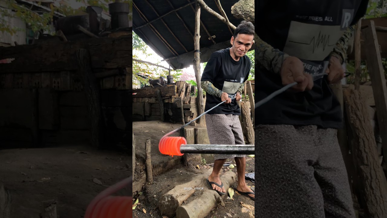 Lihatlah kekuatan tukang ini saat meluruskan sohck motor #blacksmith #handmade #tools #forging #yt