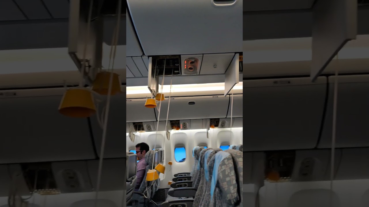 Depressurization demo on the Boeing 777