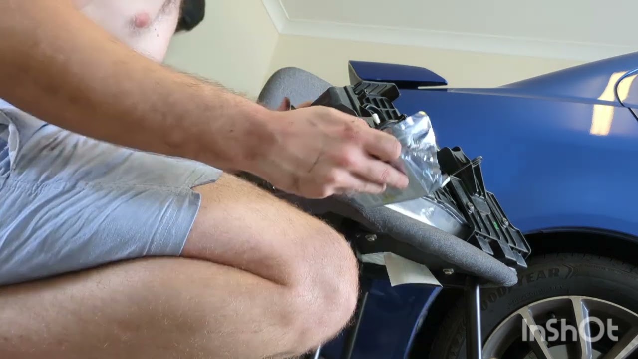 Replacing a 2013 Chrysler 300C Headlight Assembly
