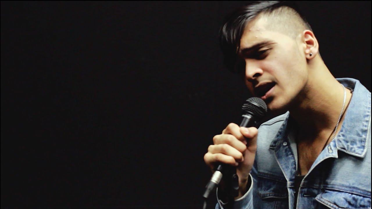 The Chainsmokers ft. Halsey - 