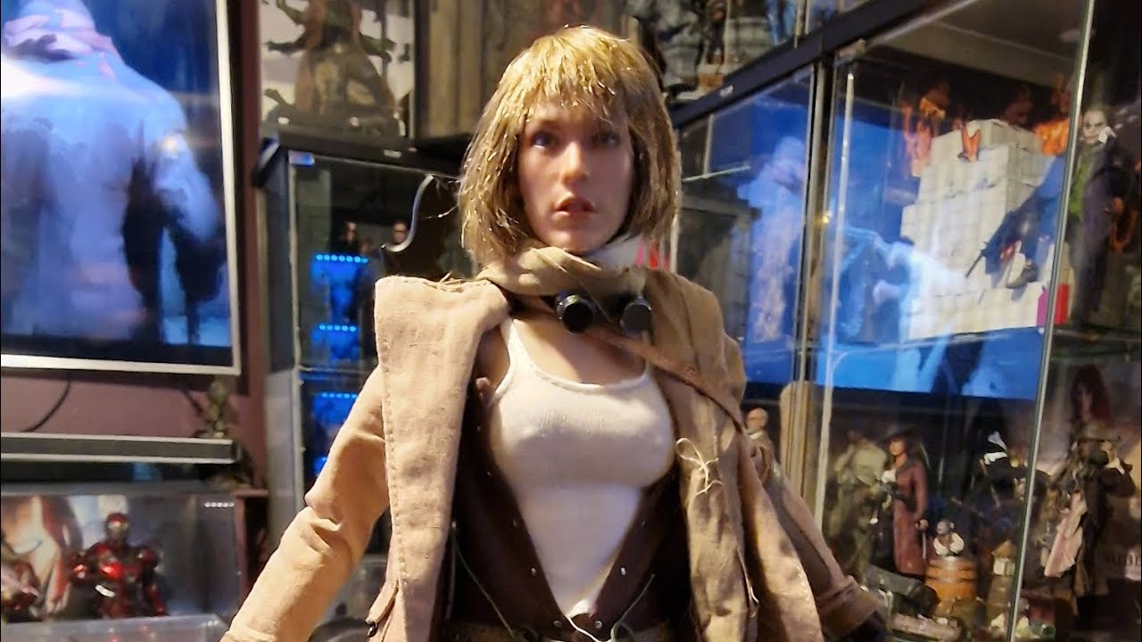 1/6 Human Cloning figure by VeryCool Toys. ( Alice from Resident Evil)