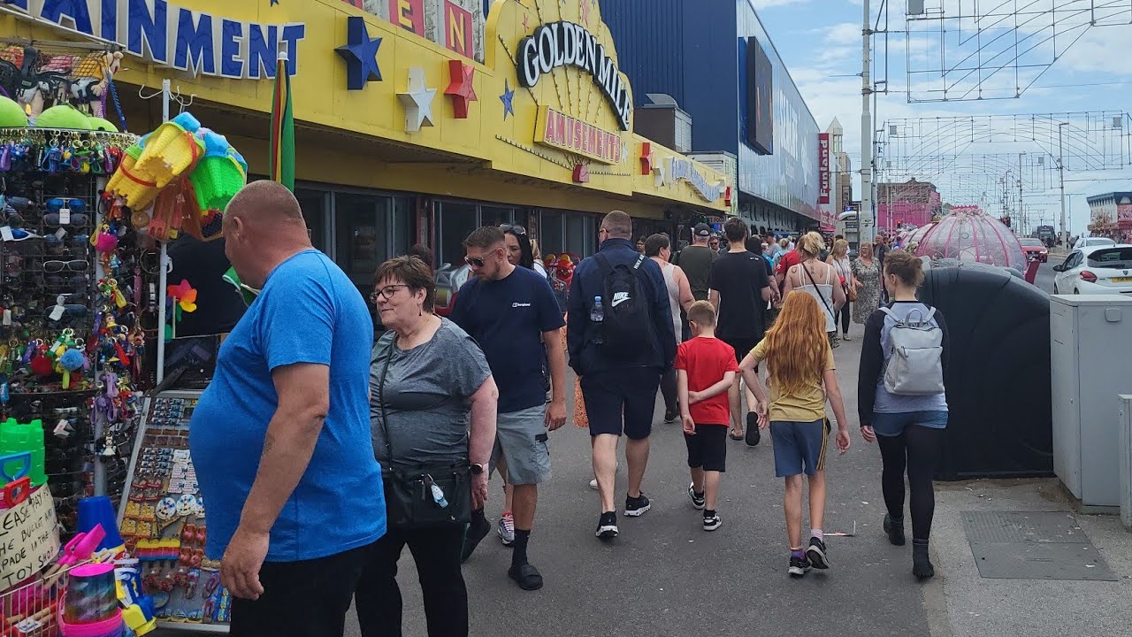 Town Centre Walk Through Blackpool