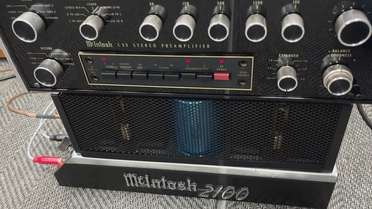 Mcintosh MC2100 Power Amplifier w C32 Pre Amplifier