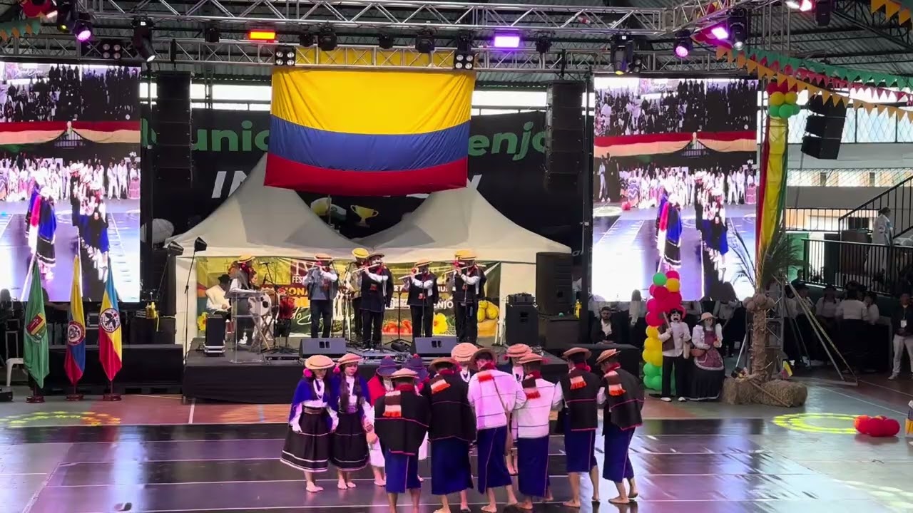 Matrimonio Guanbiano - Grupo de danza y m&uacute;sica Aires de Pubenza