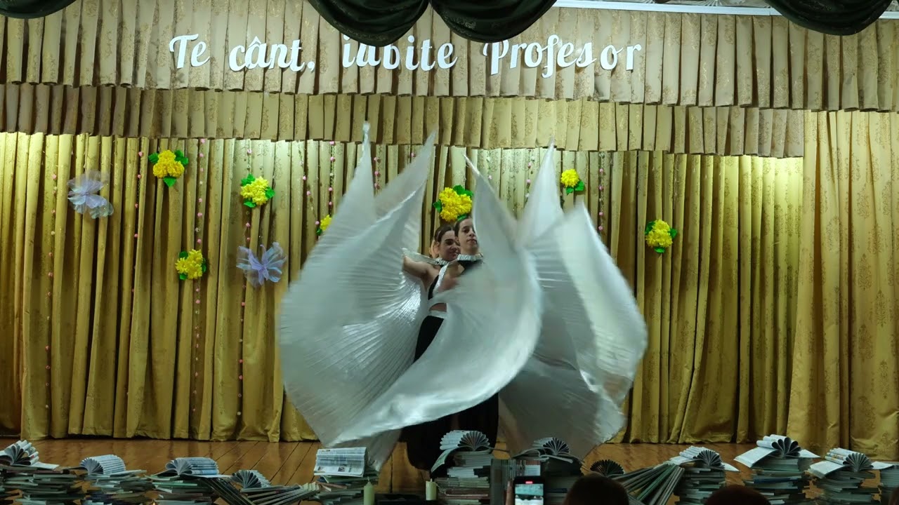 Te cânt, iubite profesor! | Ansamblul ,,Firicel de busuioc