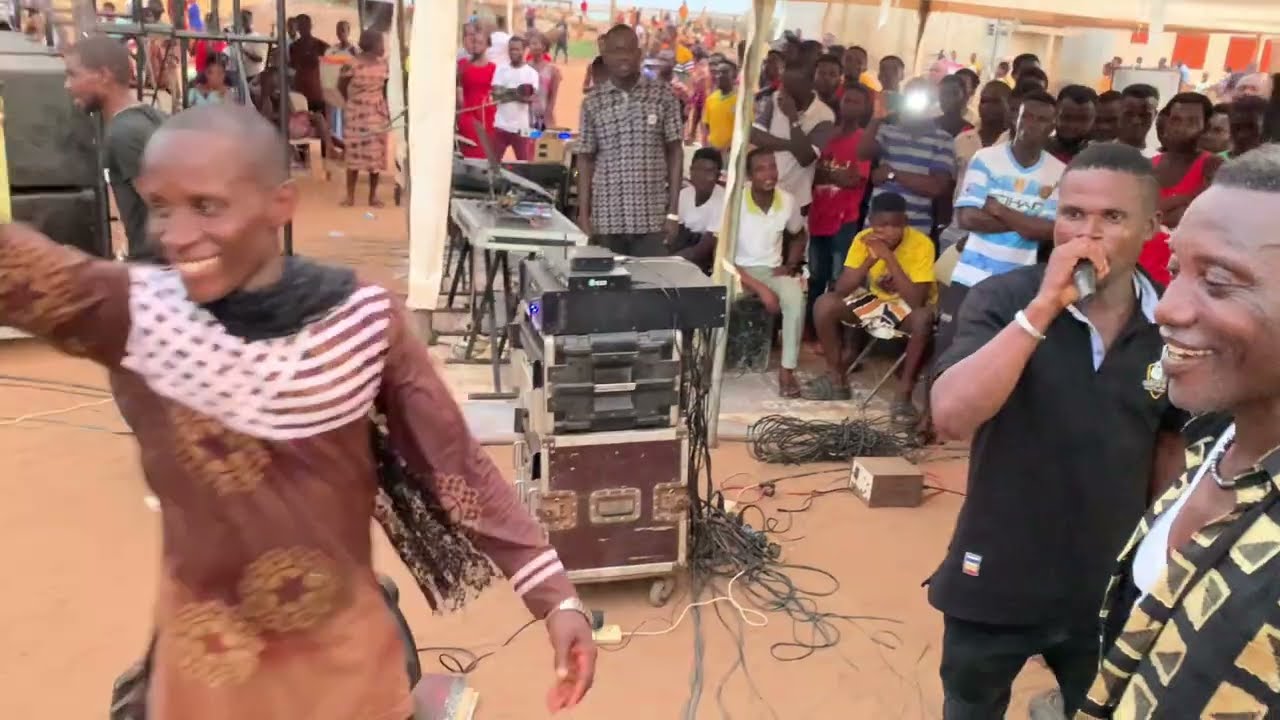 Nawaooo Nasoso dance. Coastal band kept the groove for these great dancers. superb live band jam