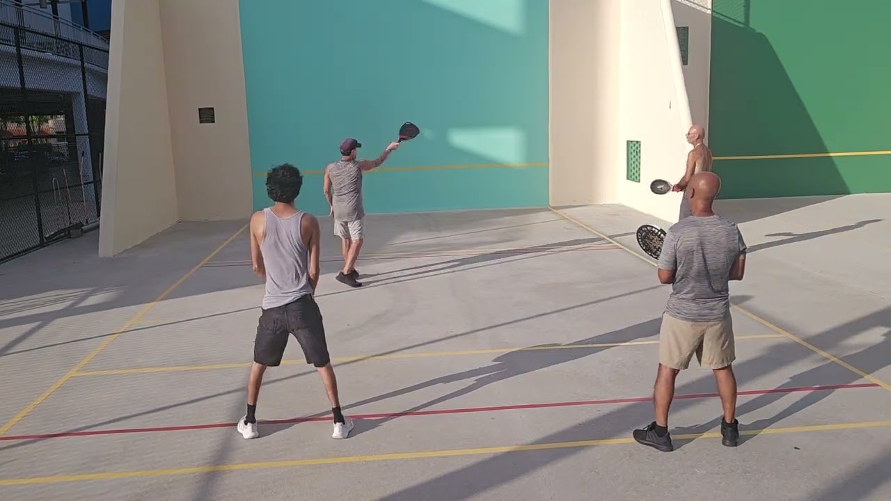Chewy/Dee vs Bobby/Juan 