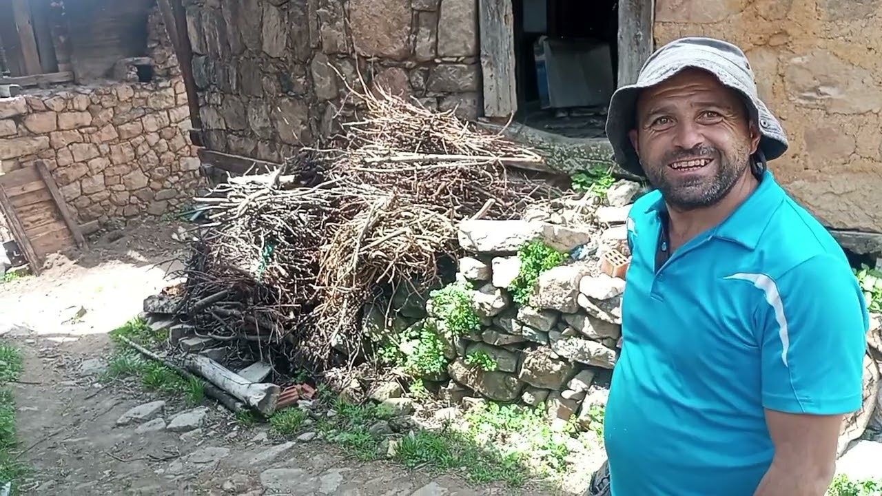 Bilinmeyen Tarihe sahip olan tarihi ev ve Tarihi Değirmen teyzemizin ağzından dinliyoruz.