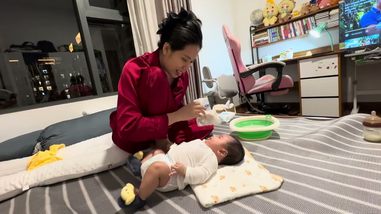 Mẹ bỉm sữa 44 / nursing mother