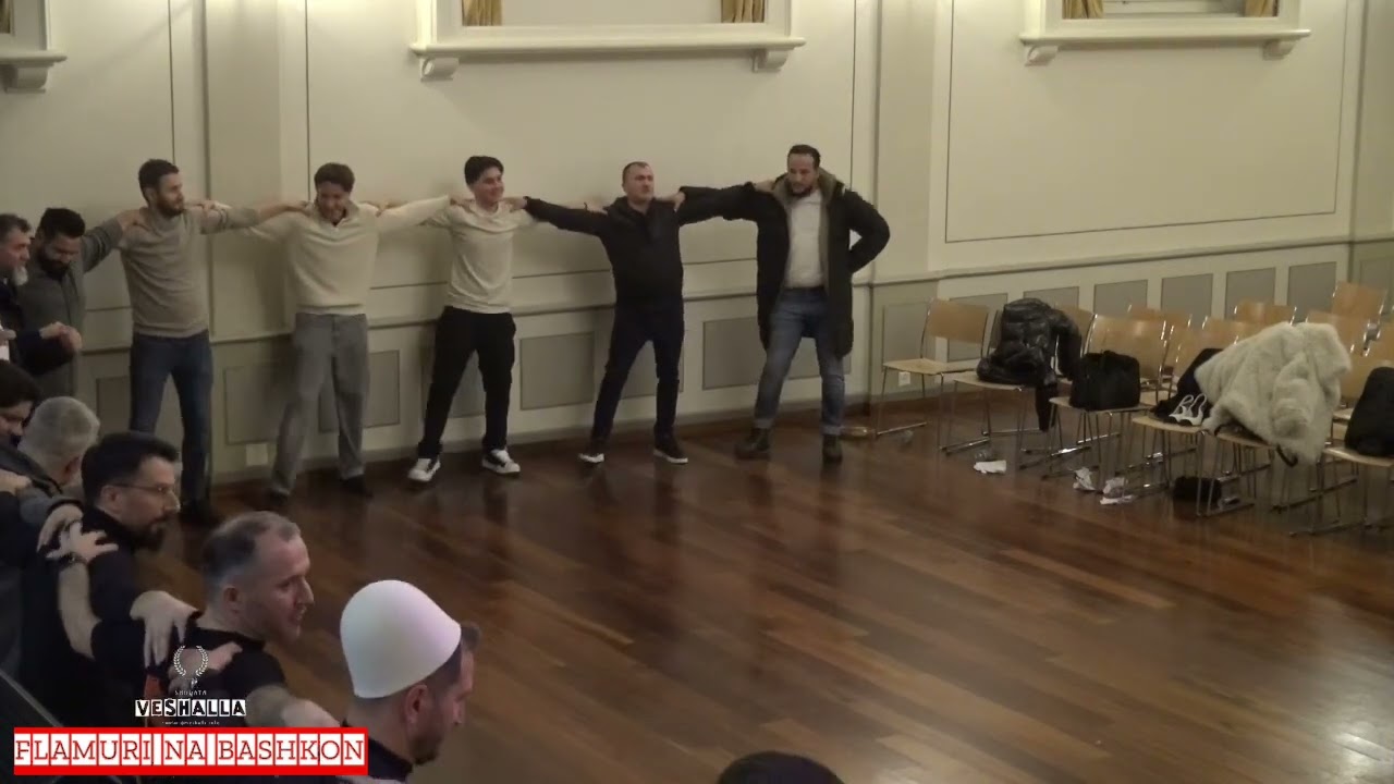 Hasan Aga i bashkon Veshallasit në Valle, këndon Afërdita Elshani 