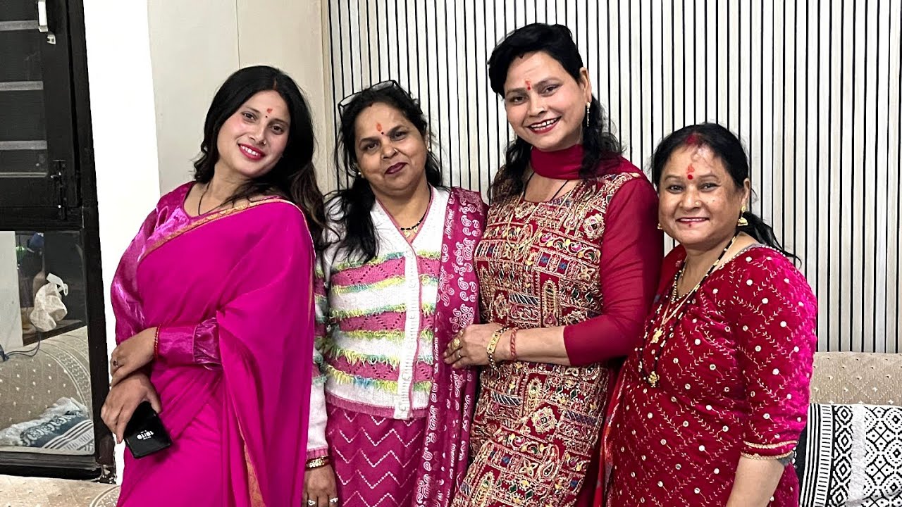 इसे तो लगता है कि मैं बहुत दिनों के बाद आई हूं और वो मुझे तिरछी आंखों से देख रही थी 🥰🥰