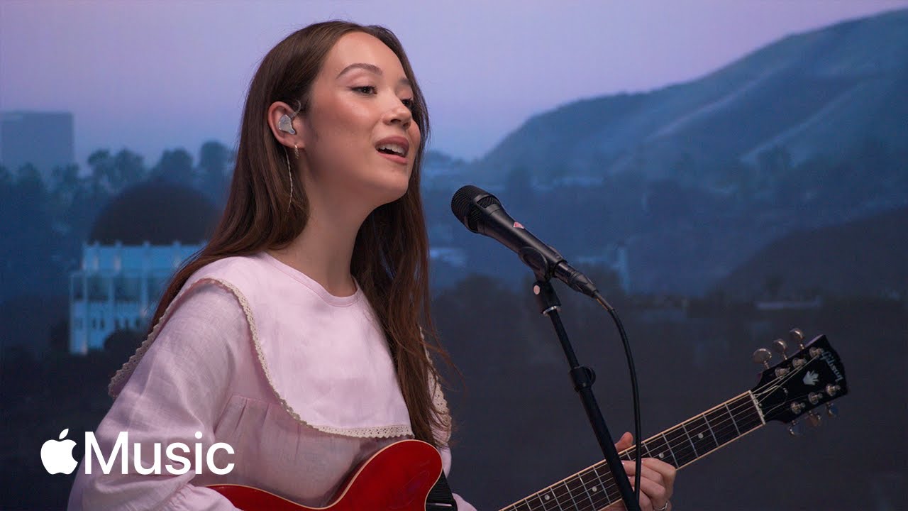 Laufey — “Silver Lining” (Live Performance on The Zane Lowe Show)