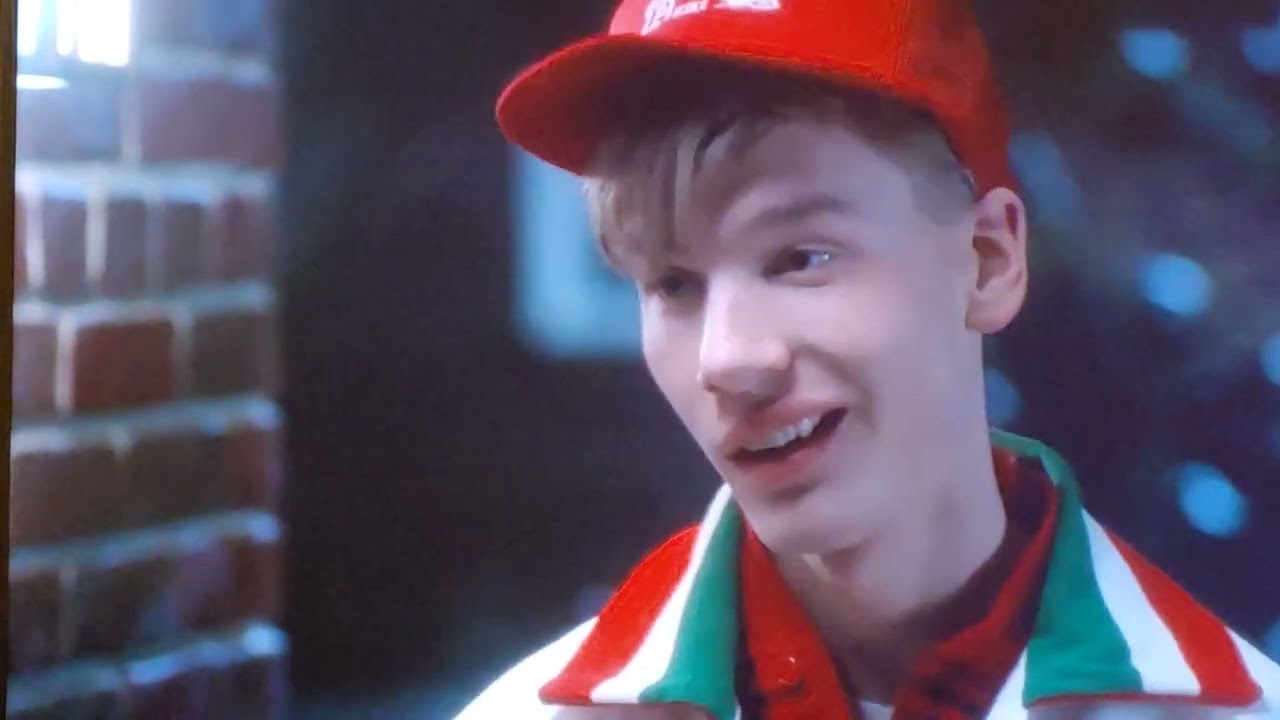 HOME ALONE 1 PIZZA 😱Boy DELIVERY SHITD BRICKS OF FEARS.....