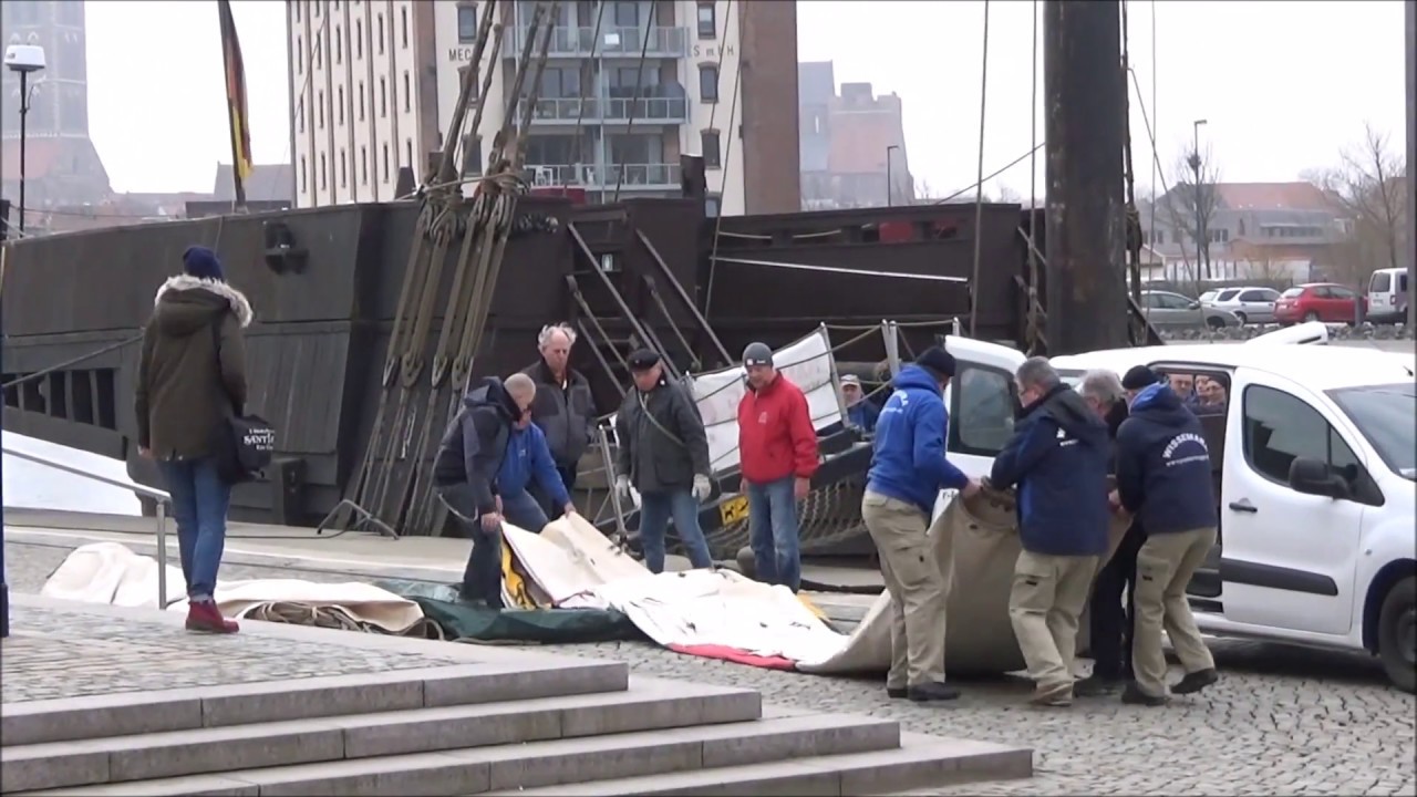 Poeler Kogge Wissemara wird aufgetakelt