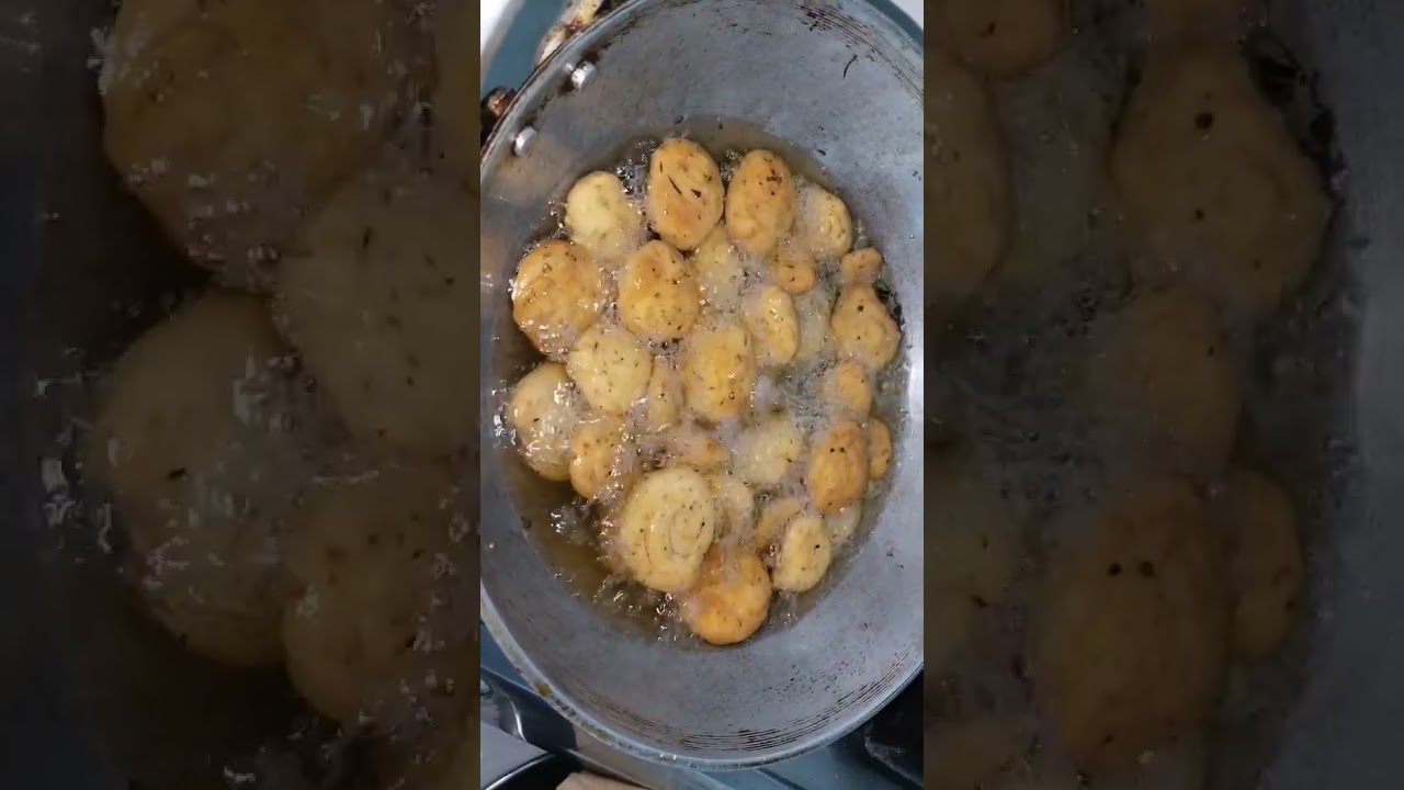 Holi special mathri recipe.#viralrecipe #holispecial #delicious #@KALEWAKITCHEN