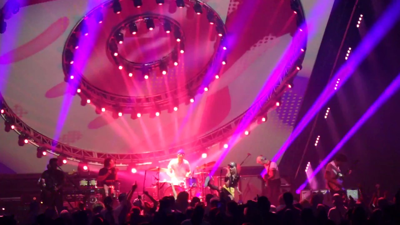 Paramore Denver 2017 - Rose Colored Boy (Finale)