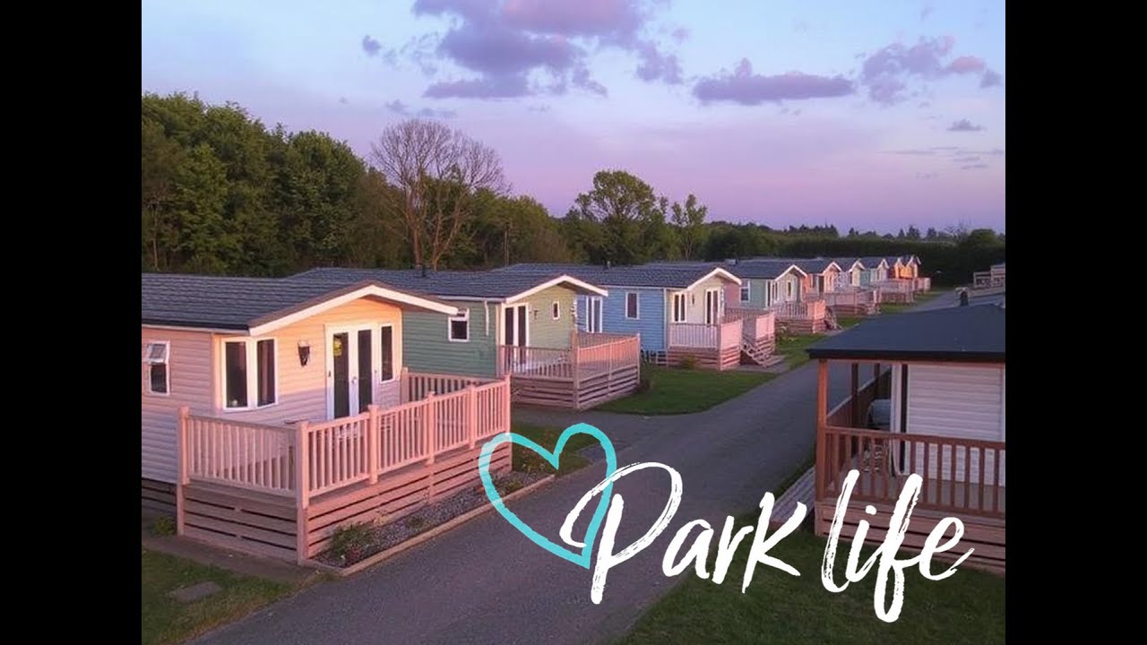 Exploring Pearl Holiday Park Cleethorpes | Caravan Stay & Park Tour! 🏖️