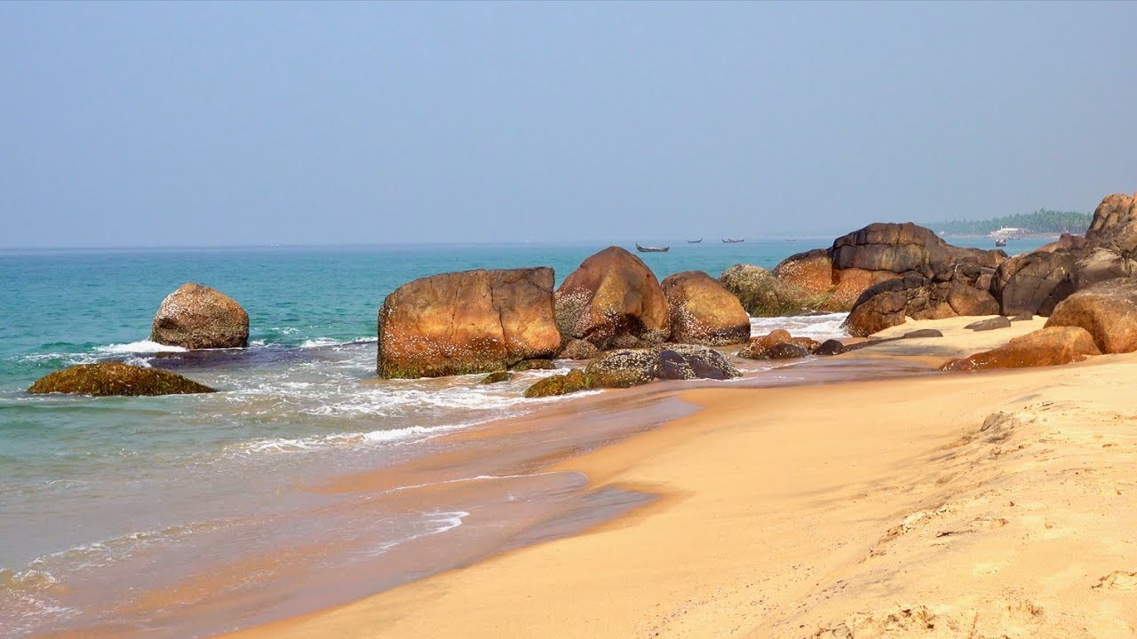 Grow beach and Kovalam Juma Masjid in 4K | Kerala beach | Kovalam beach | Beaches near Trivandrum