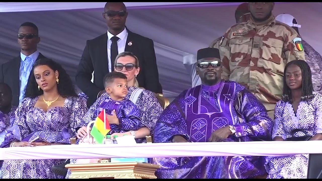 LE PRESIDENT MAMADI DOUBMOUYA A L'HONNEUR DE LA DANCE MAMAYA. 