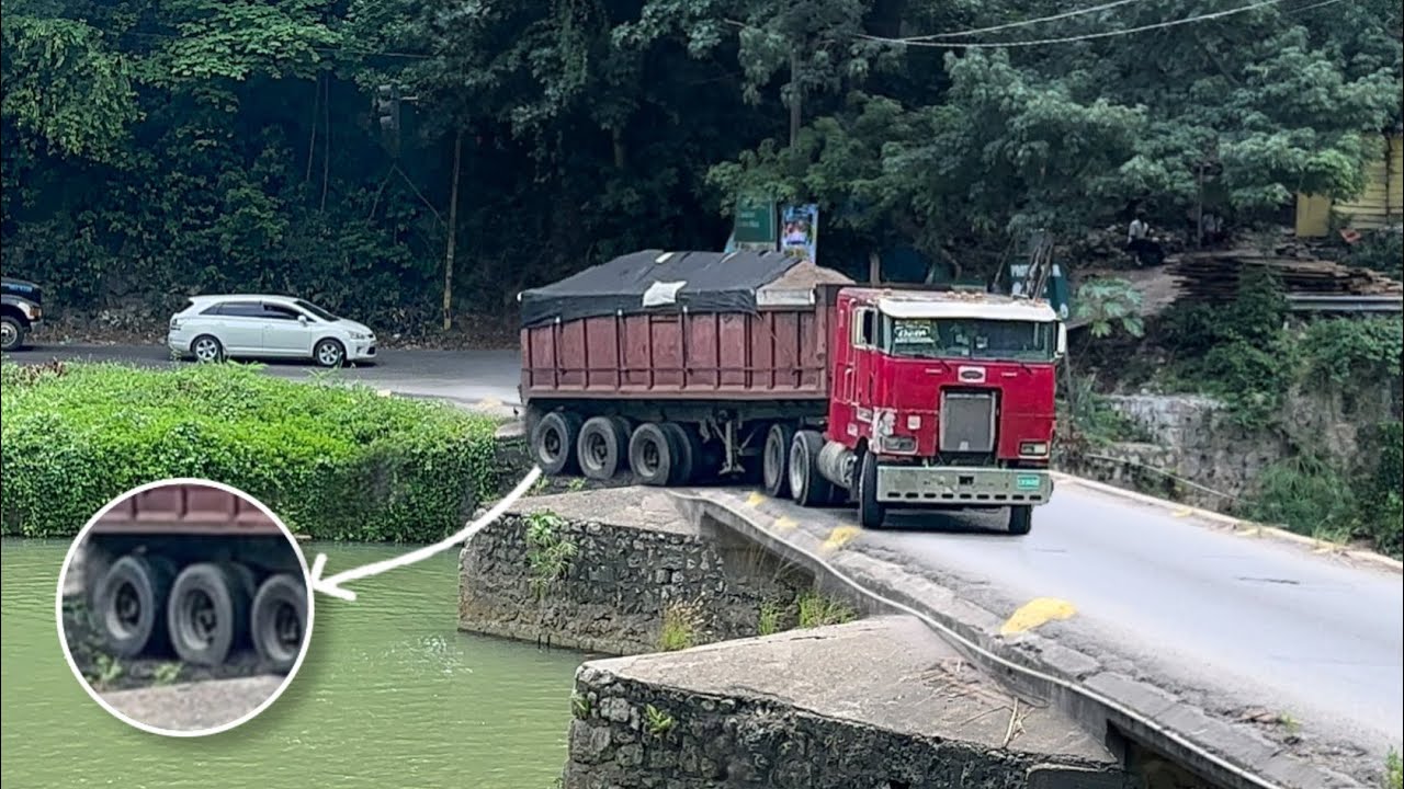 The most dangerous Bridge in Jamaica Flat Bridge / S1:E8