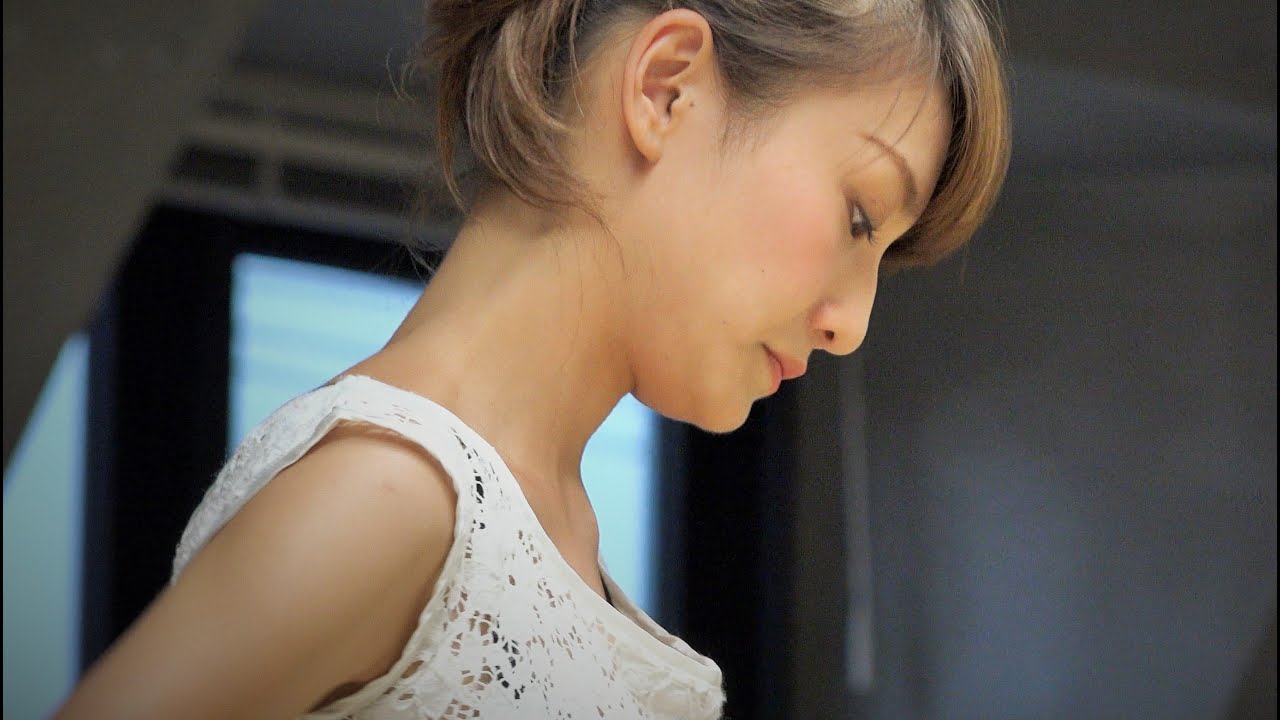 ハイキック・バレリーナ！High Kick Ballerina! Risa and Arisa.