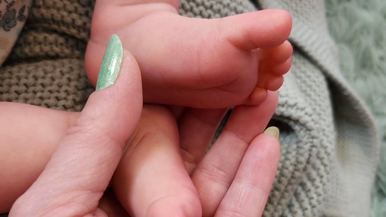A reborn baby box opening like no other! She made it through the storm!🩷🩷 ❄️ @WawasAngelsNursery 