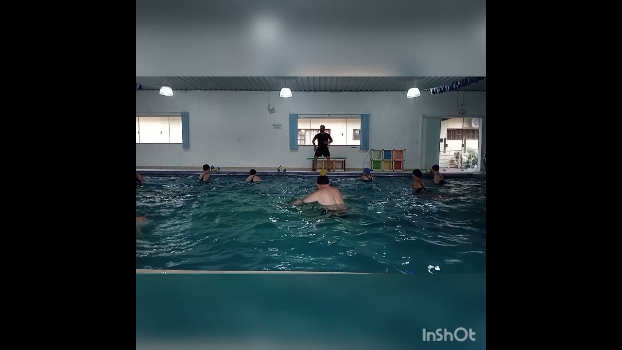 hidroginástica aula com halteres power