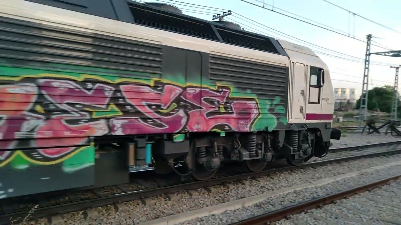 333-372+354 con el butanero descendente hacia Getafe en Vicálvaro. 19/6/2025.