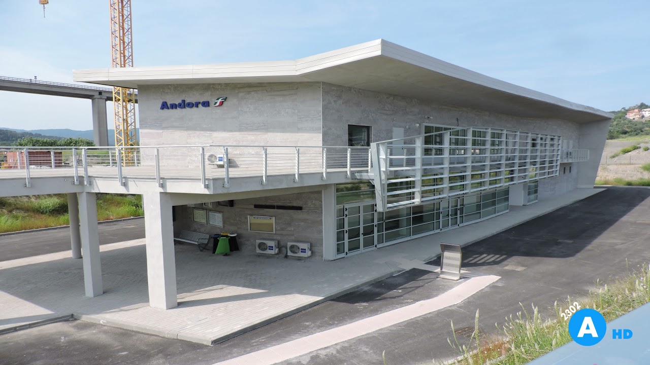 Annunci alla Stazione di Andora