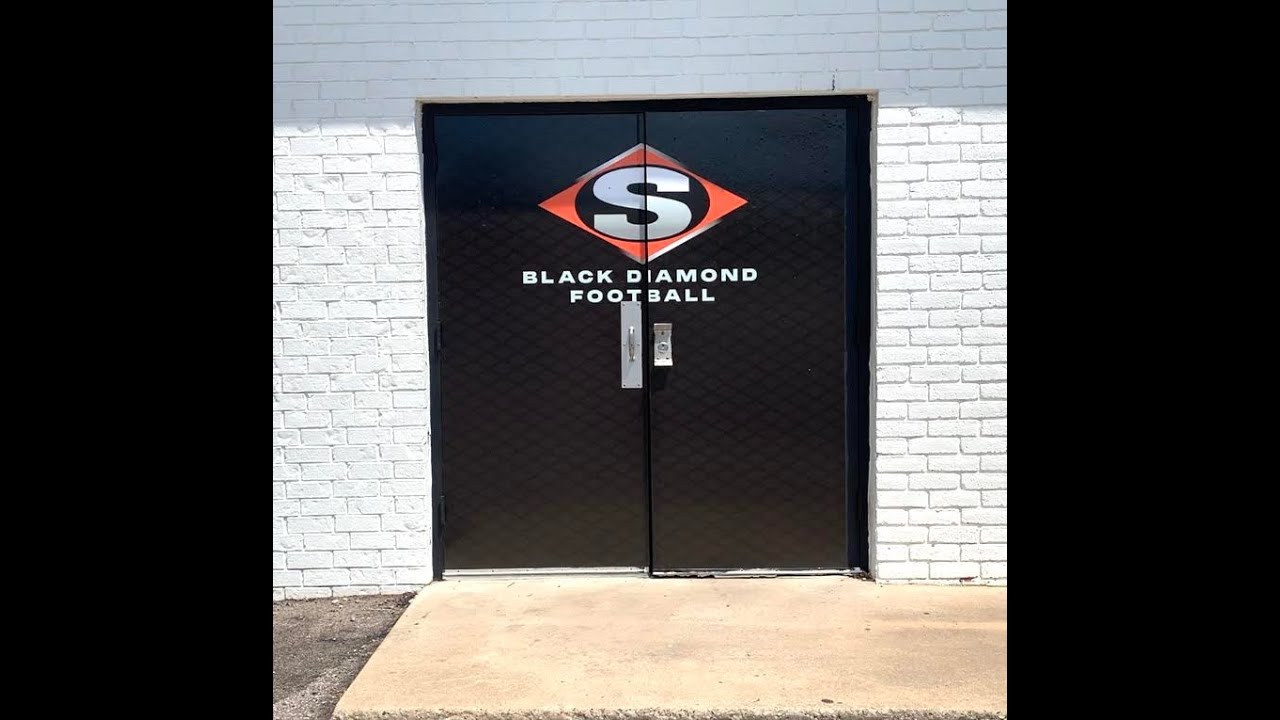 Stigler Printing - Sallisaw High School Football Locker Room Remodel Before and After.