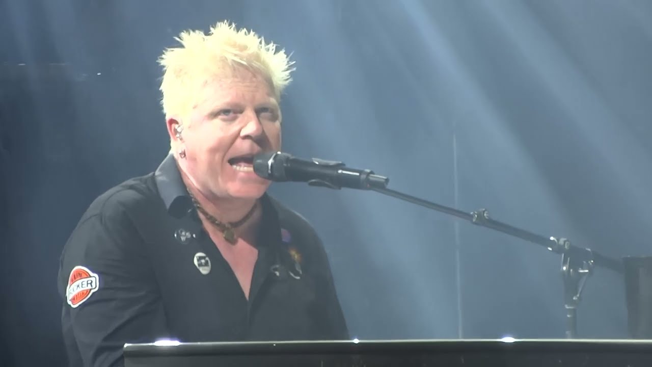 Gone Away - The Offspring 3/12/22 [Live in Perth, Australia]