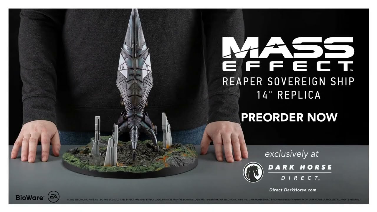 Dark Horse Direct - Mass Effect Reaper Sovereign Ship 14" Replica
