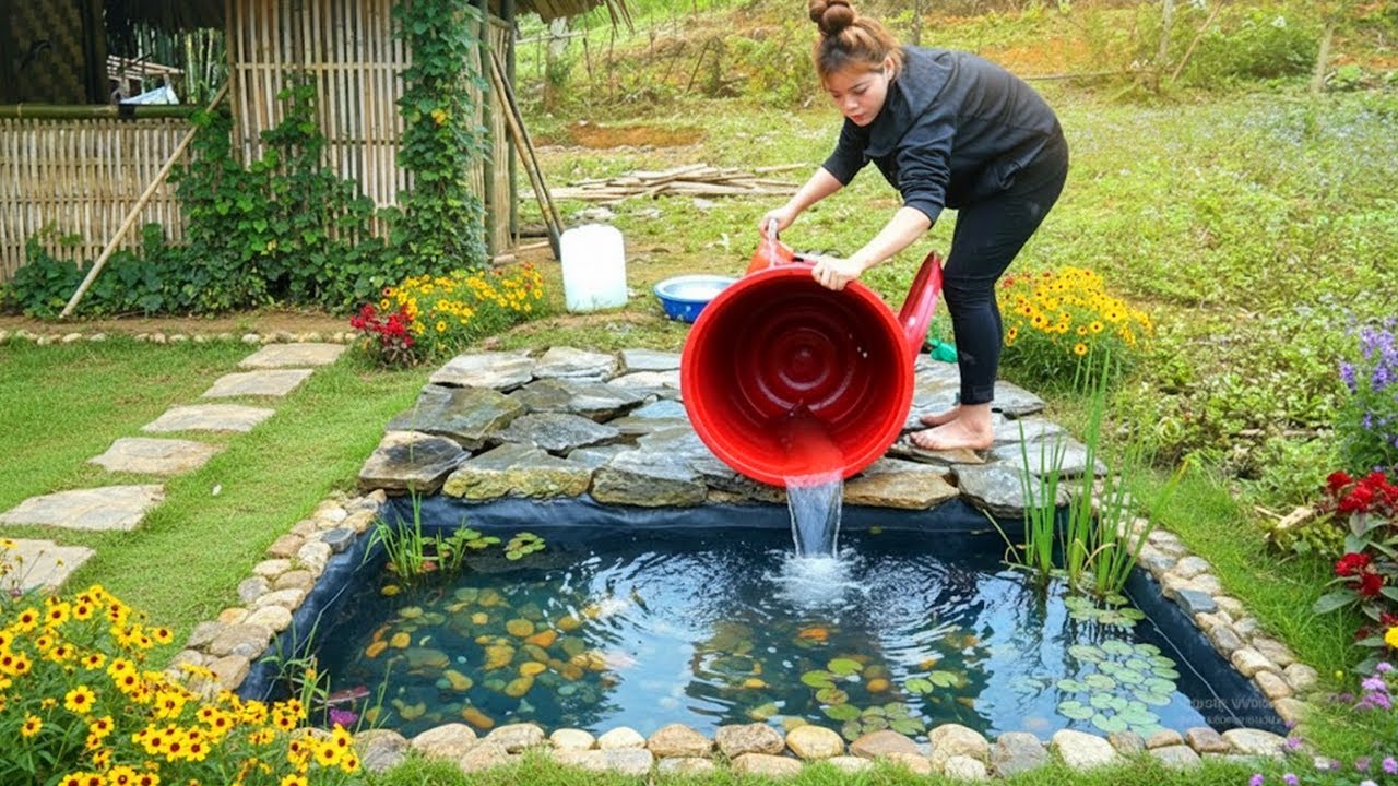 Single mom builds clean water tank by herself and gathers fresh fruit for market sale