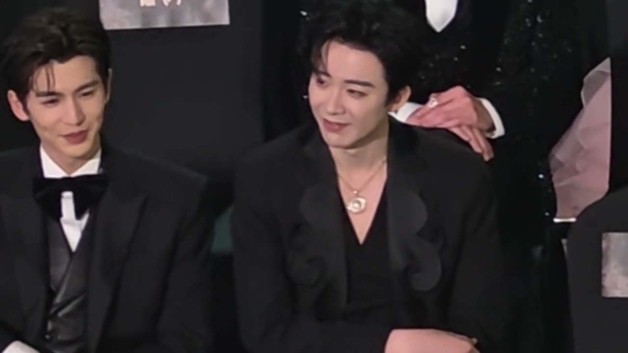 251221 2025 腾讯视频&middot;星光大赏Tencent Video All Star Night 2025 ZHANG LING HE LIU YUNING MOMENTS