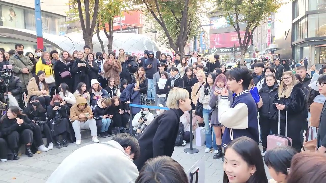 20231119 SeungHyun#승현🥰등장 OneOf#원오브(HaRang#하랑,JaeNeung#재능,ChaeWon#채원) Hongdae 홍대 버스킹 #눈말 162024