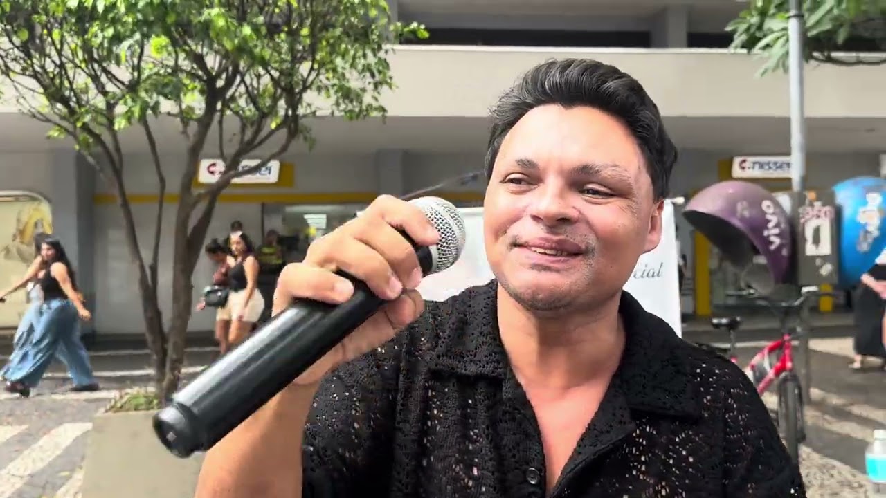 Ele canta com a Alma 
