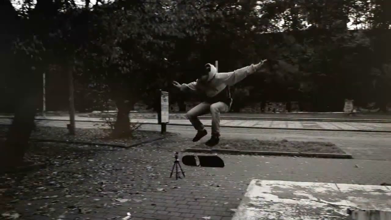 Fountain Ride (Black&White) / Катання на фонтані (Чорно-Біле)