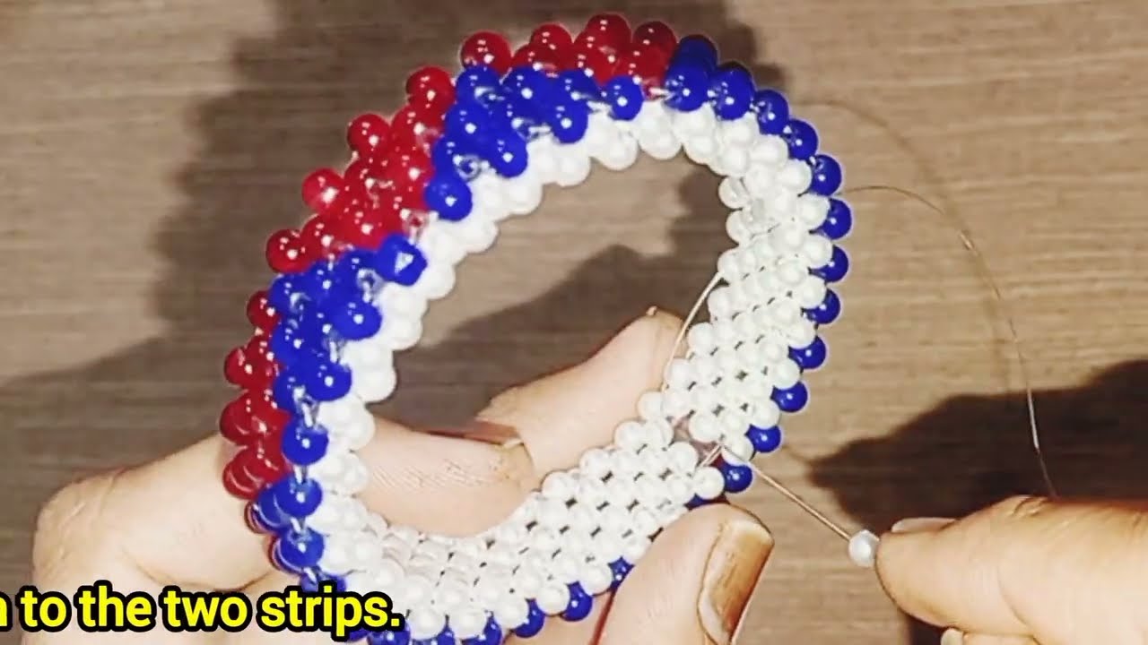 Red & blue beaded bangle || DIY Red White & Blue Beaded Bracelet Tutorial | Patriotic Jewelry Making