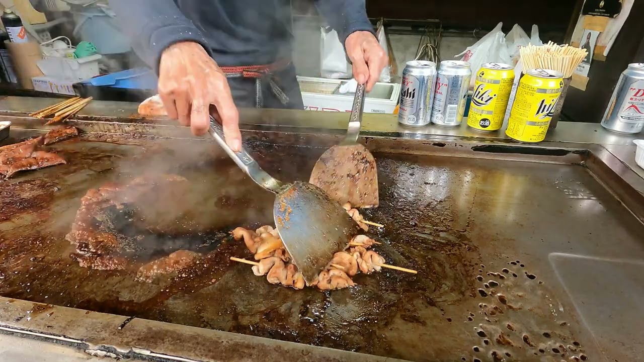 西成やまきでホルモン キモ アブラを焼いてもらう！