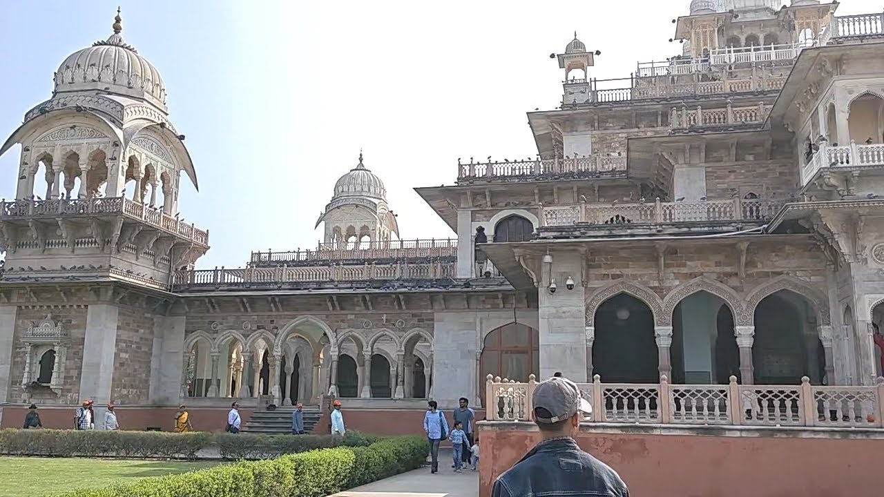 Next vlog ,- जयपुर में कई प्रसिद्ध संग्रहालय हैं  जिनमें से एक अल्बर्ट हॉल म्यूजियम, है 