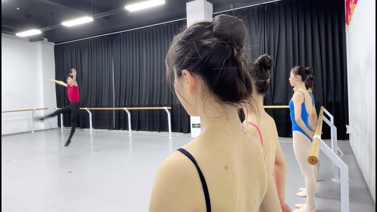 No.90 Dance Girl class Flexibility training